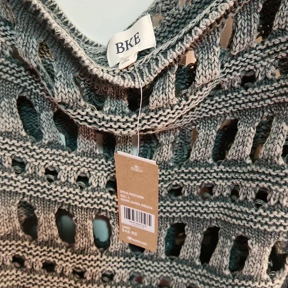 Buckle Gray Knit Sweater - Picture 2 of 4